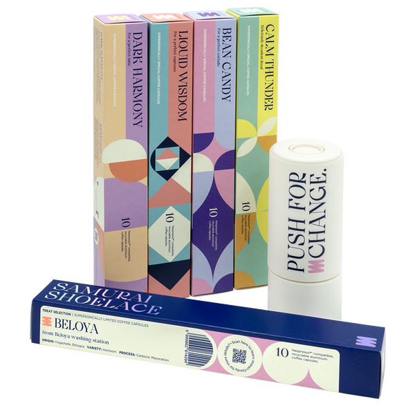 Samurai Shoelace Meet the Samurai csomagajánlat termékfotója Beloya kávékapszulával és Waycap Recicloo-val transzparens háttérrel